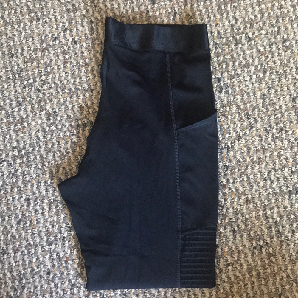 Lou & Grey Leggings